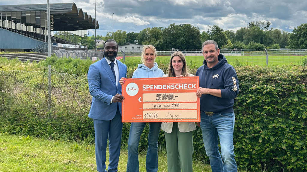 Spendenübergabe LivEye an Kick and Care